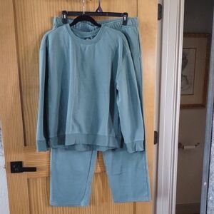 Athletic Works Green Sweatshirt